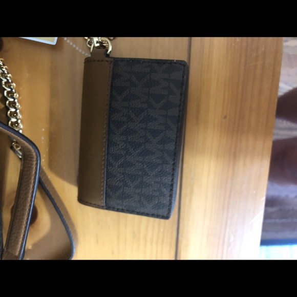 Sold - Picture 3 of 7